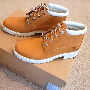 Brand New 8.5 Timberland Boot (Never Worn)